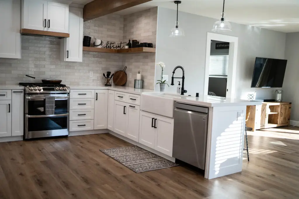 Expert Complete Home Renovation Services in Holiday Lakes, TX